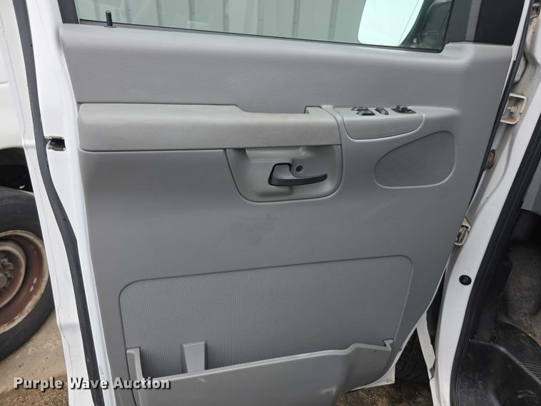 image for item DZ3787 2008 Ford E250 van