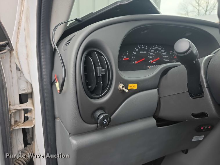 image for item DZ3787 2008 Ford E250 van