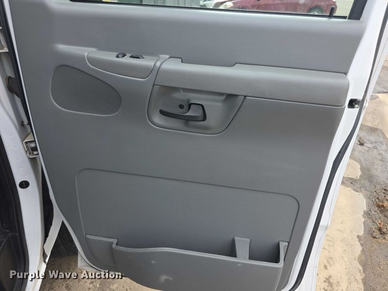 image for item DZ3787 2008 Ford E250 van