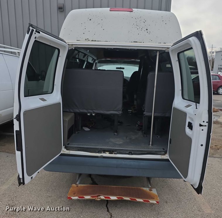 image for item DZ3787 2008 Ford E250 van