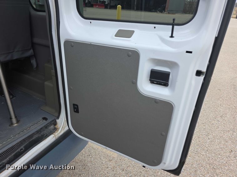 image for item DZ3787 2008 Ford E250 van
