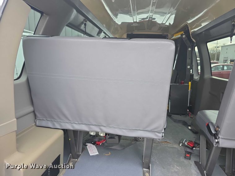 image for item DZ3787 2008 Ford E250 van