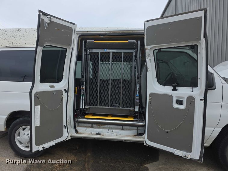 image for item DZ3787 2008 Ford E250 van