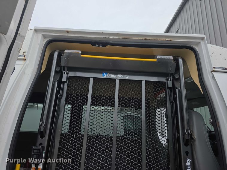 image for item DZ3787 2008 Ford E250 van