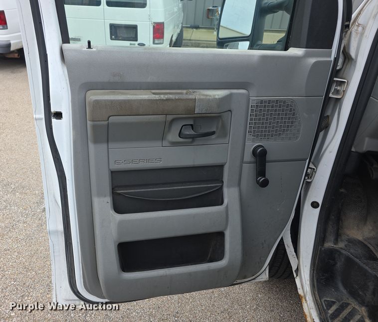 image for item DZ3788 2009 Ford E250 van