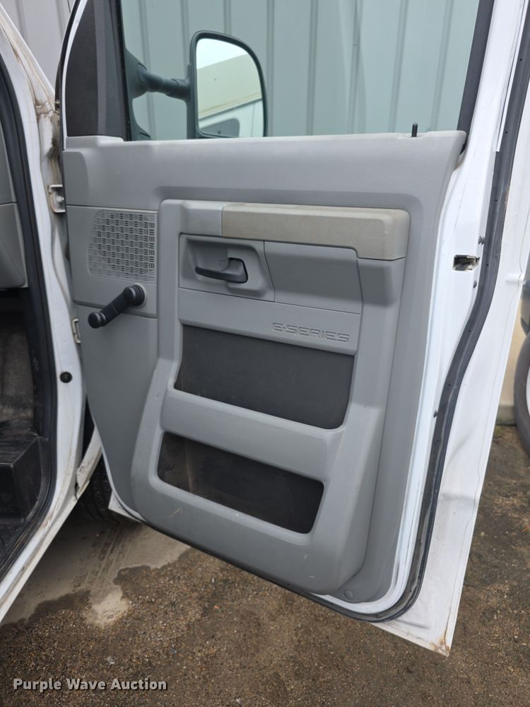 image for item DZ3788 2009 Ford E250 van