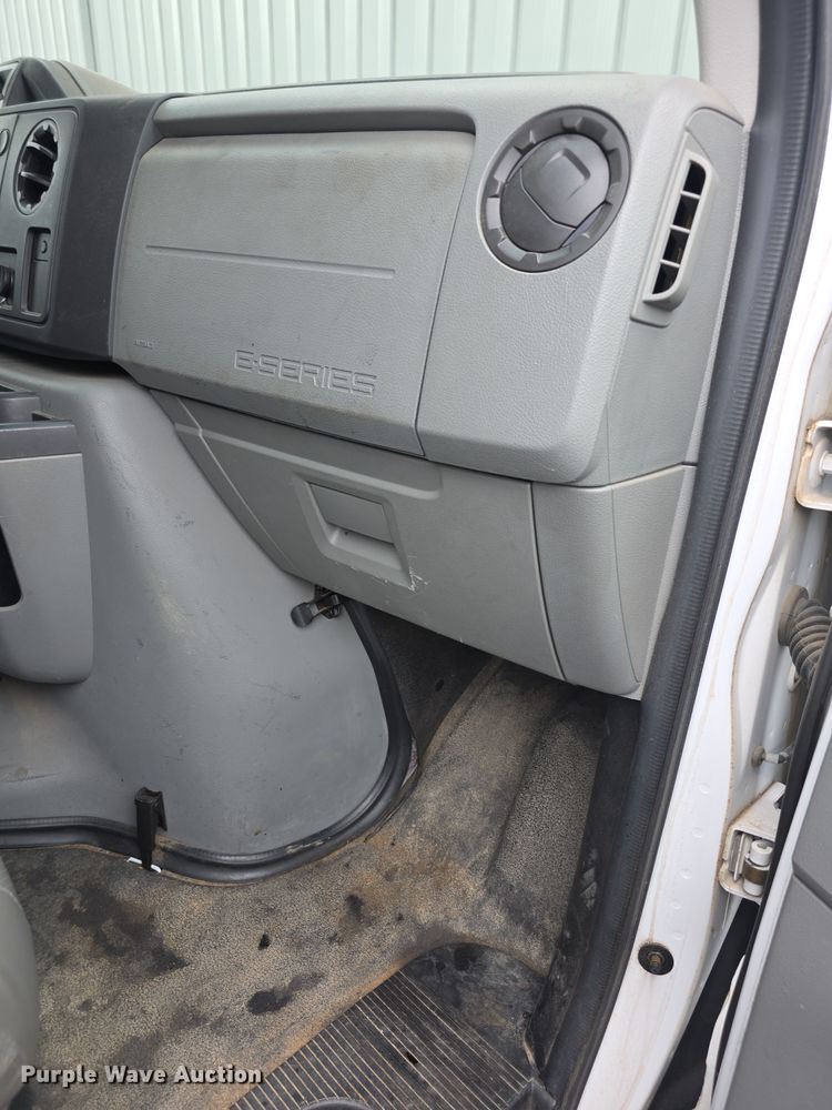 image for item DZ3788 2009 Ford E250 van