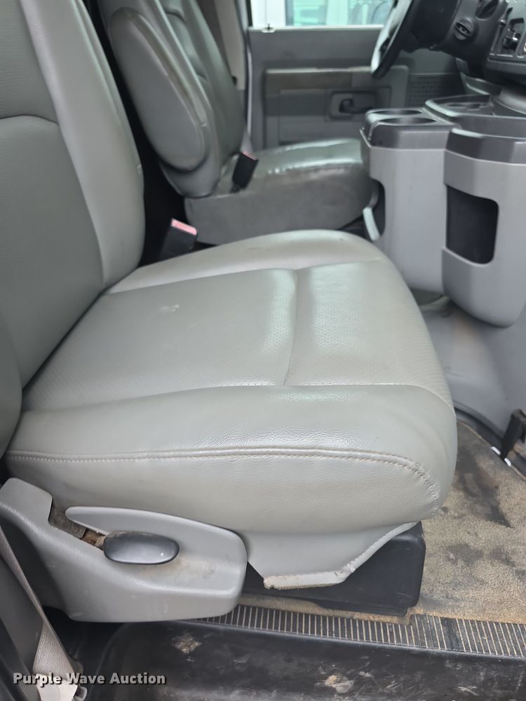 image for item DZ3788 2009 Ford E250 van