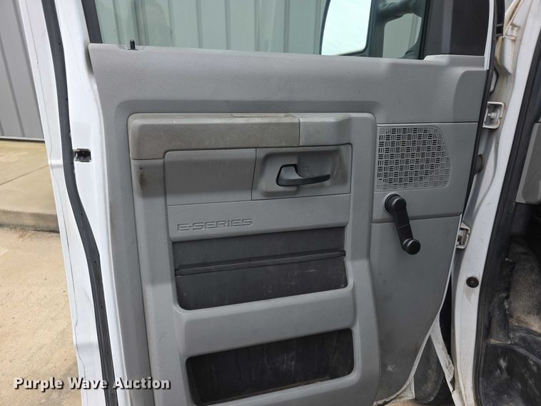 image for item DZ3789 2009 Ford E250 van