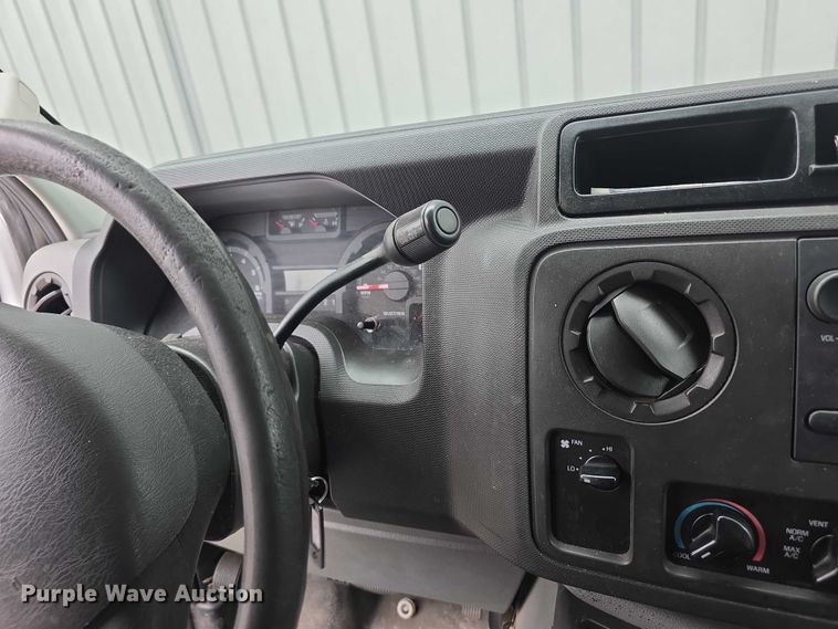 image for item DZ3789 2009 Ford E250 van