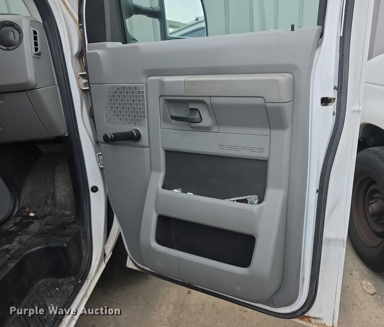 image for item DZ3789 2009 Ford E250 van