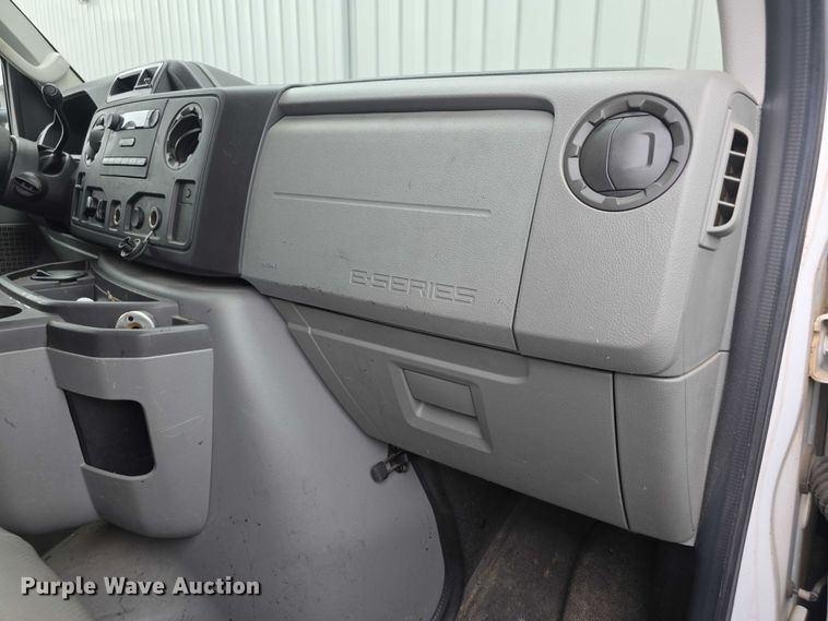 image for item DZ3789 2009 Ford E250 van