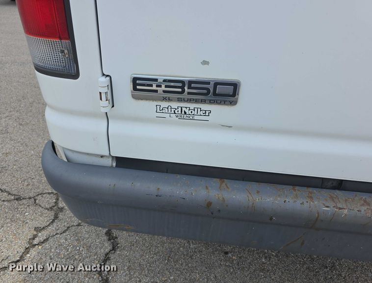 image for item DZ3790 2006 Ford E350 van