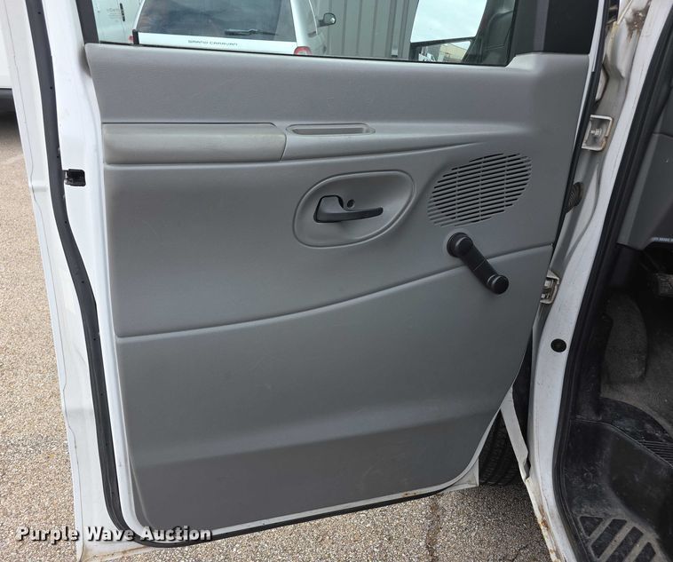 image for item DZ3790 2006 Ford E350 van