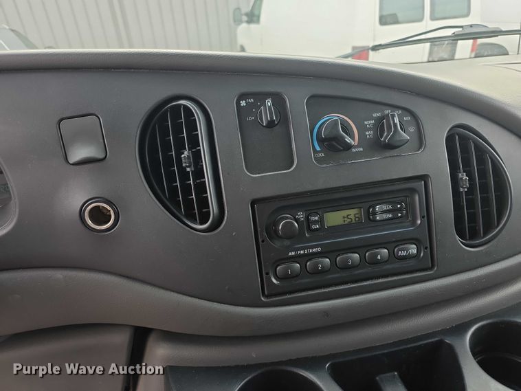 image for item DZ3790 2006 Ford E350 van