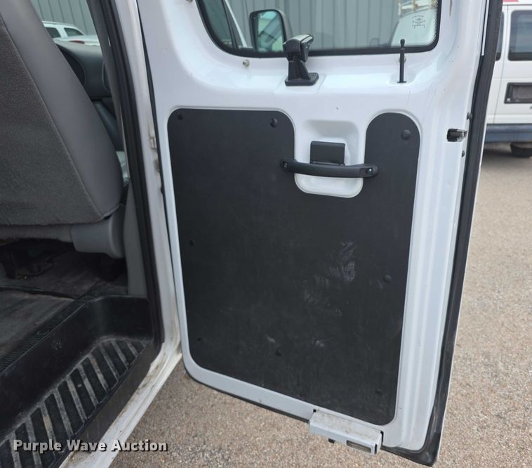 image for item DZ3790 2006 Ford E350 van