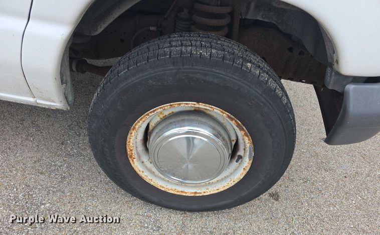 image for item DZ3790 2006 Ford E350 van