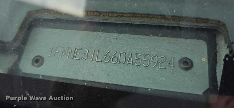 image for item DZ3790 2006 Ford E350 van