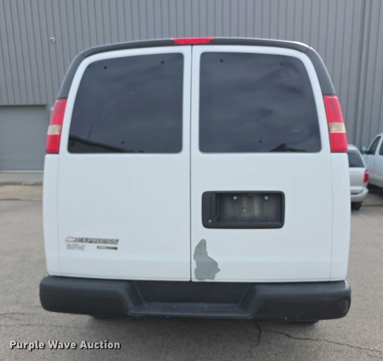 image for item DZ3792 2012 Chevrolet Express van