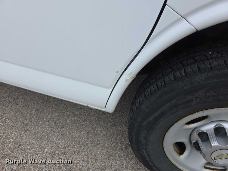 image for item DZ3792 2012 Chevrolet Express van