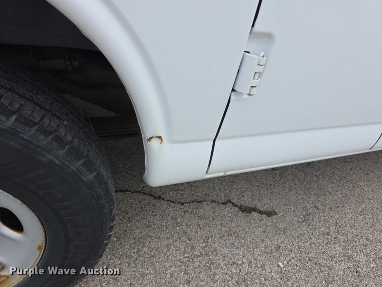 image for item DZ3792 2012 Chevrolet Express van