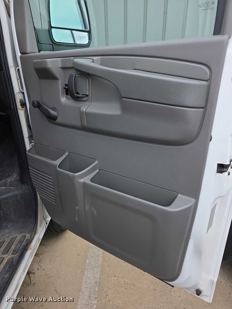 image for item DZ3792 2012 Chevrolet Express van