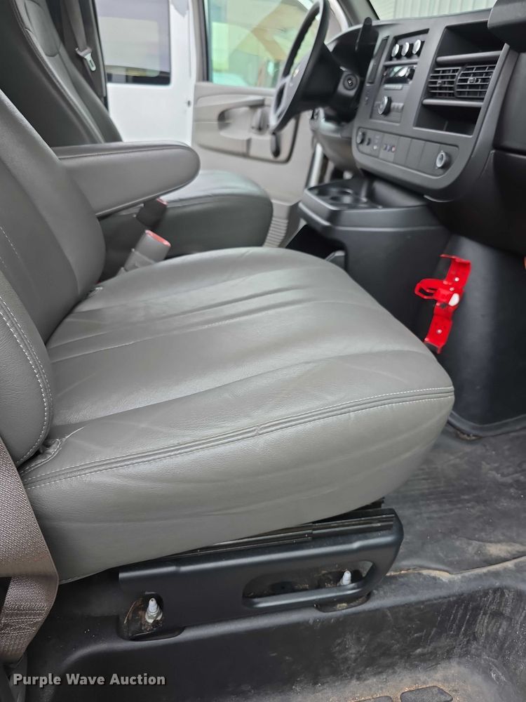 image for item DZ3792 2012 Chevrolet Express van