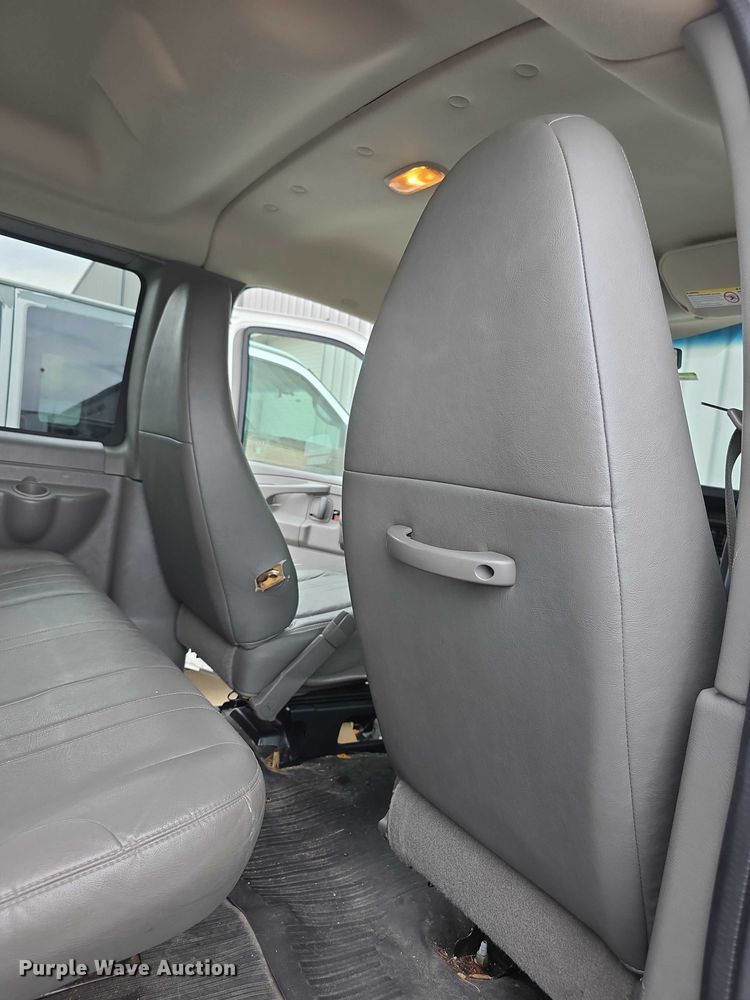 image for item DZ3792 2012 Chevrolet Express van