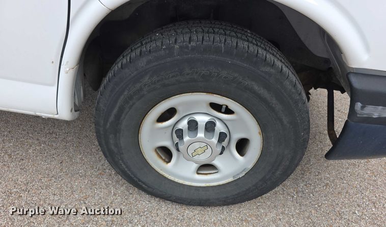 image for item DZ3792 2012 Chevrolet Express van