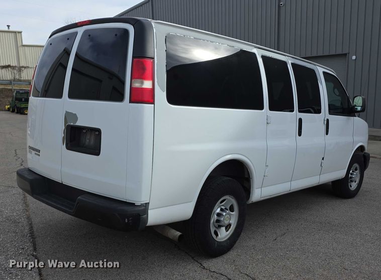 image for item DZ3793 2012 Chevrolet Express van