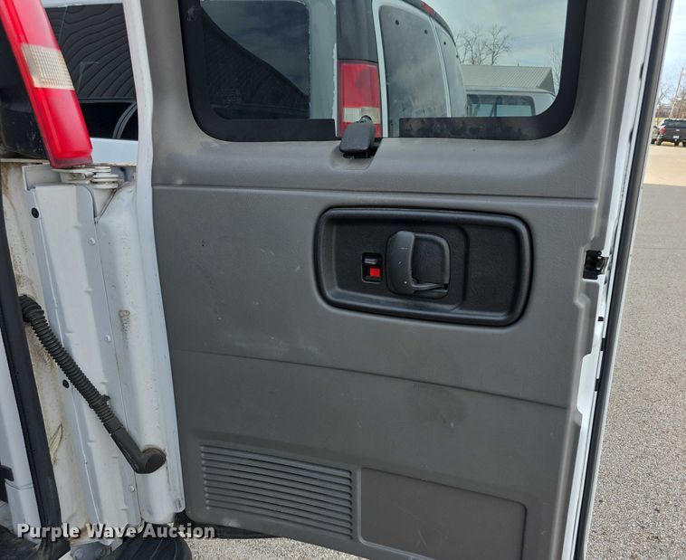 image for item DZ3793 2012 Chevrolet Express van