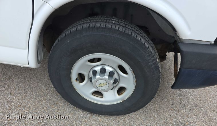 image for item DZ3793 2012 Chevrolet Express van