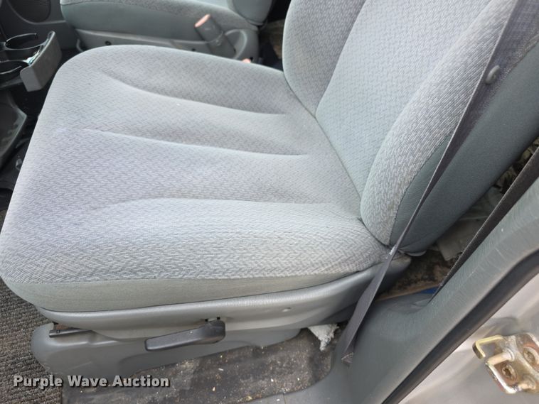 image for item DZ3794 2006 Dodge Grand Caravan C/V van