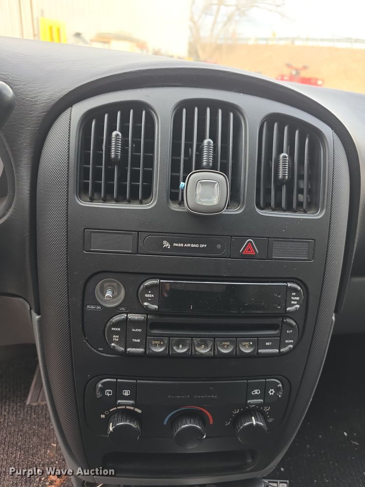 image for item DZ3794 2006 Dodge Grand Caravan C/V van