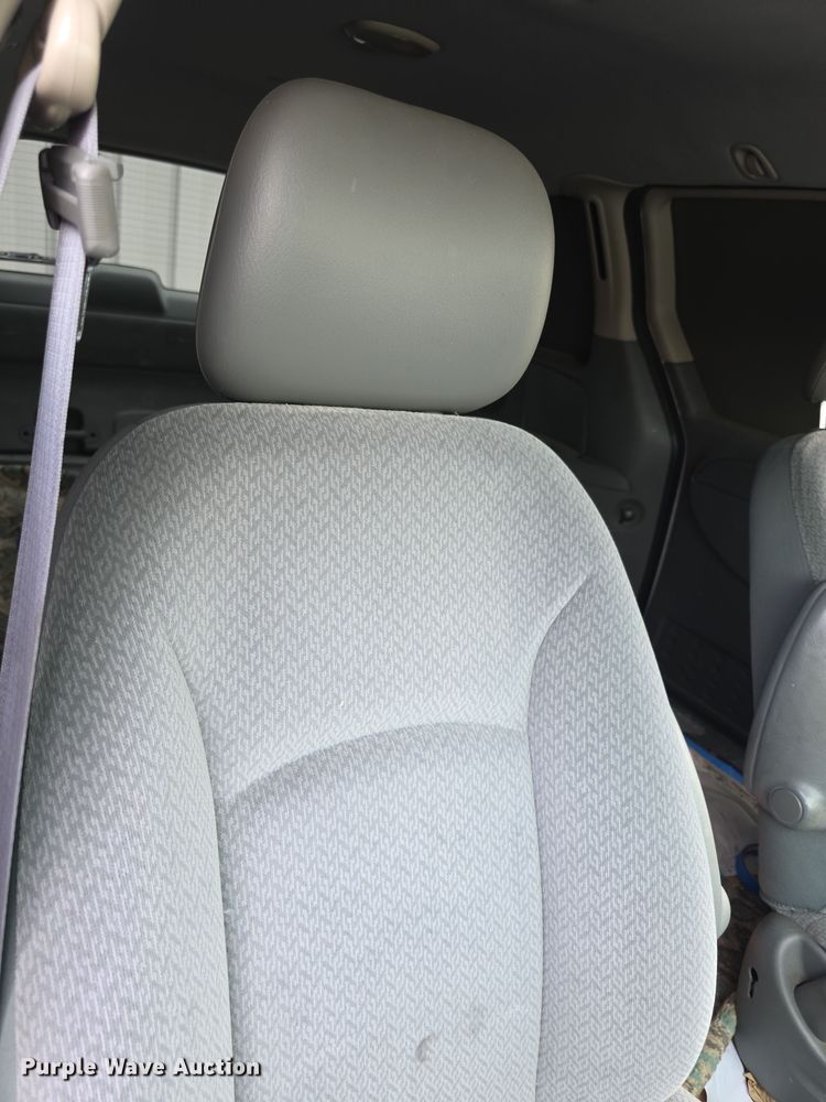 image for item DZ3794 2006 Dodge Grand Caravan C/V van