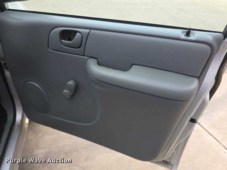 image for item DZ3794 2006 Dodge Grand Caravan C/V van