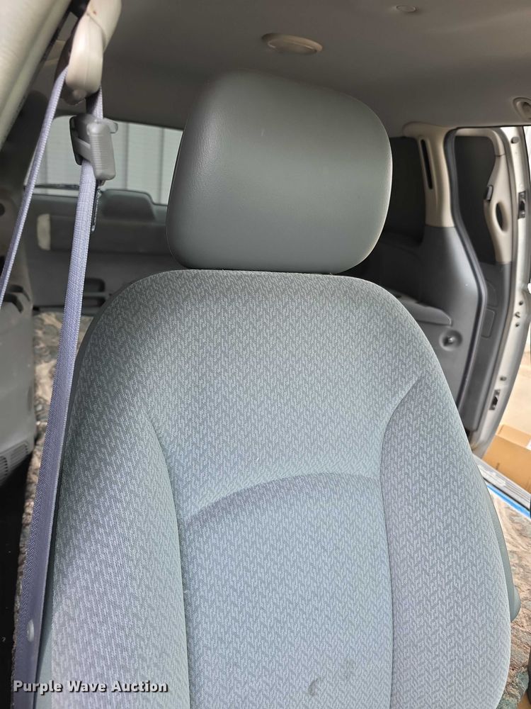 image for item DZ3794 2006 Dodge Grand Caravan C/V van