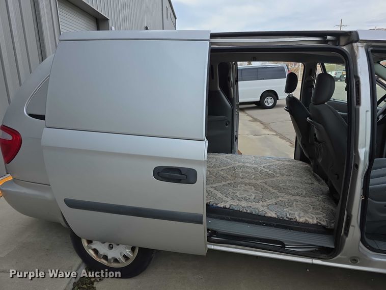 image for item DZ3794 2006 Dodge Grand Caravan C/V van