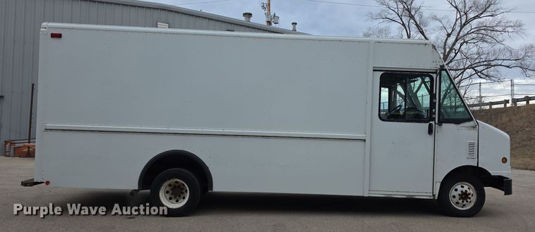 image for item DZ3795 2005 Ford Econoline Utilimaster delivery van