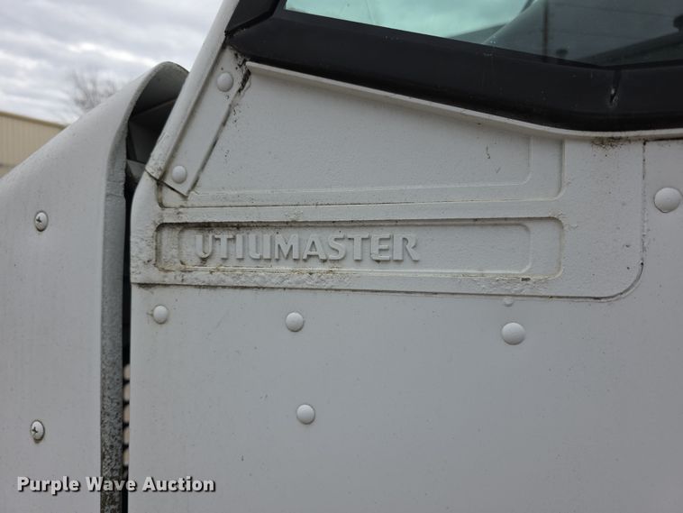 image for item DZ3795 2005 Ford Econoline Utilimaster delivery van