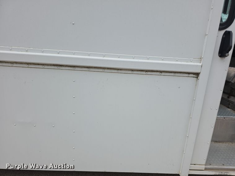 image for item DZ3795 2005 Ford Econoline Utilimaster delivery van