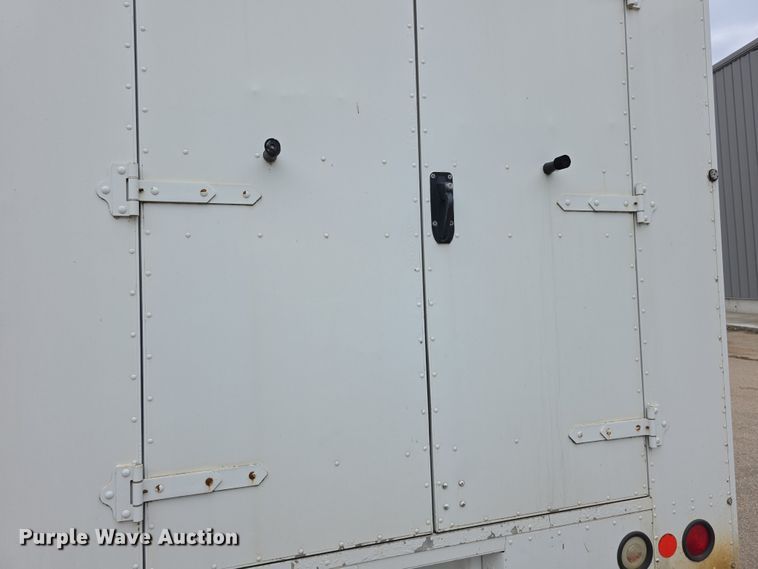 image for item DZ3795 2005 Ford Econoline Utilimaster delivery van