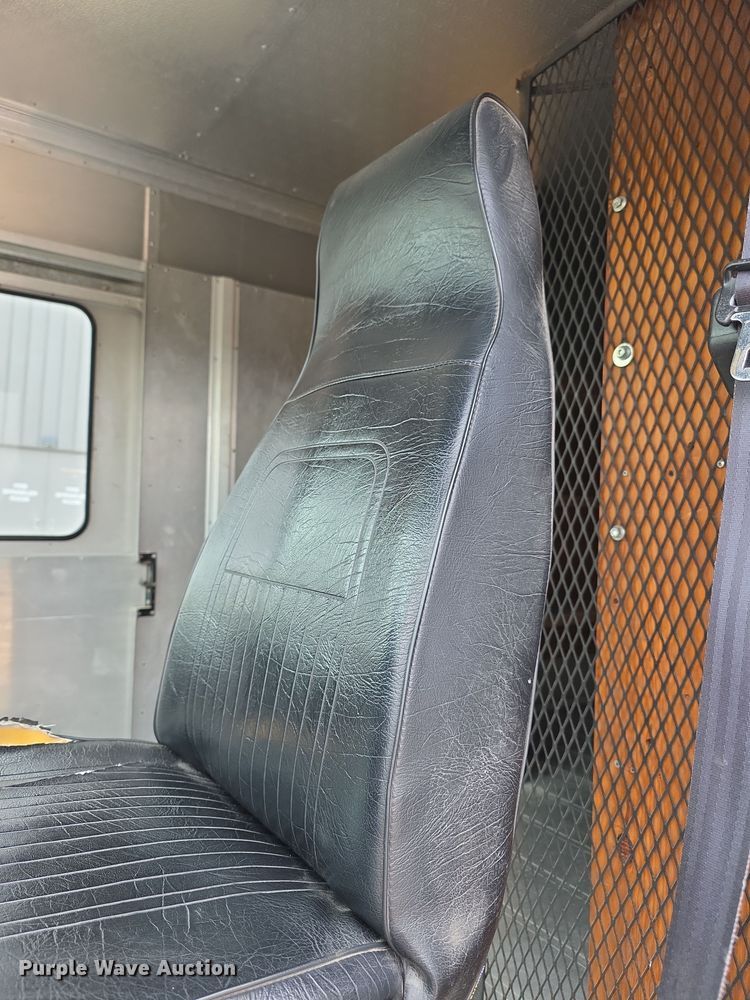 image for item DZ3795 2005 Ford Econoline Utilimaster delivery van