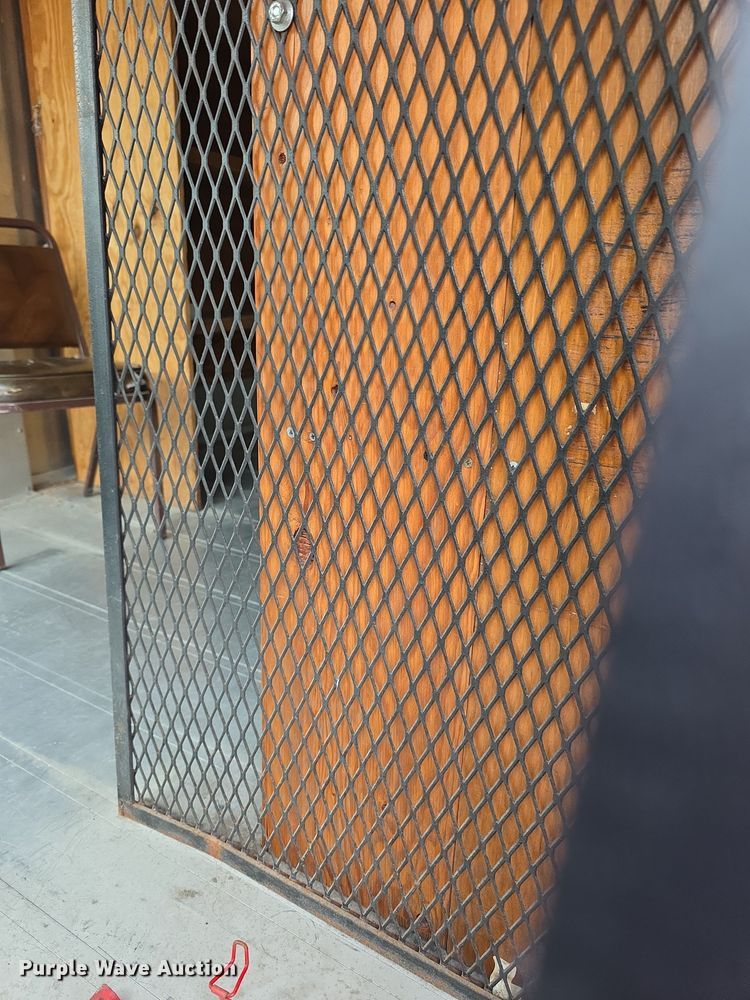 image for item DZ3795 2005 Ford Econoline Utilimaster delivery van