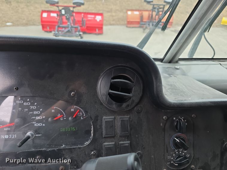 image for item DZ3795 2005 Ford Econoline Utilimaster delivery van