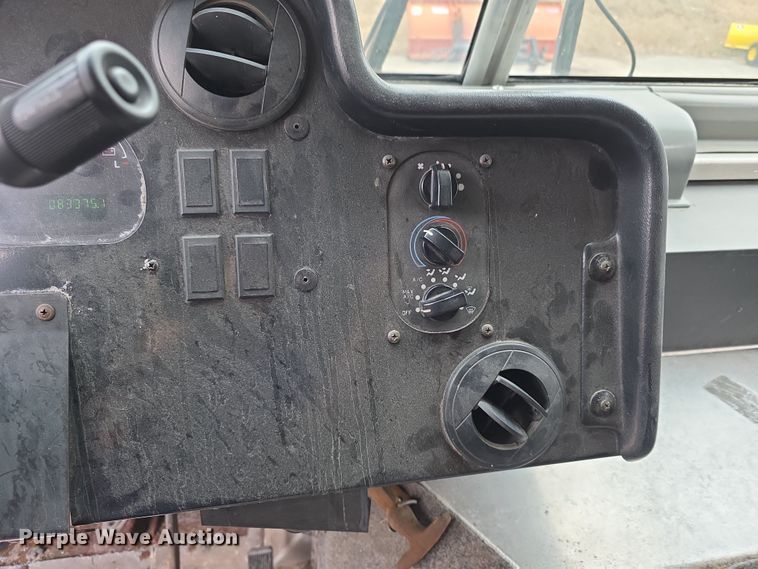 image for item DZ3795 2005 Ford Econoline Utilimaster delivery van