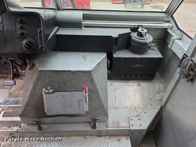 image for item DZ3795 2005 Ford Econoline Utilimaster delivery van