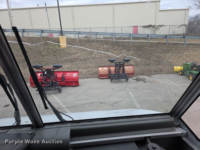 image for item DZ3795 2005 Ford Econoline Utilimaster delivery van