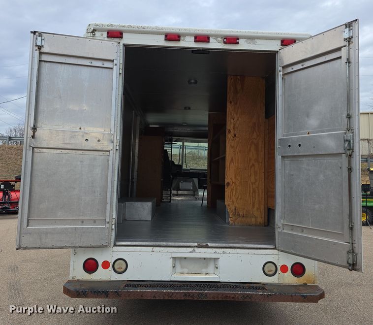 image for item DZ3795 2005 Ford Econoline Utilimaster delivery van