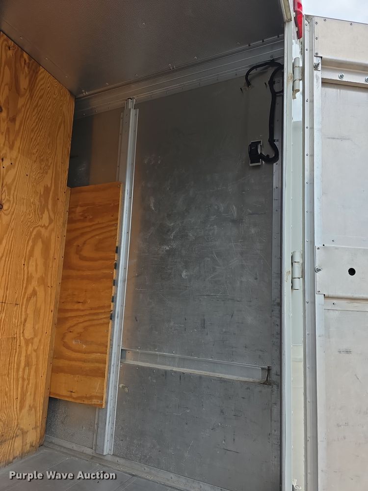 image for item DZ3795 2005 Ford Econoline Utilimaster delivery van